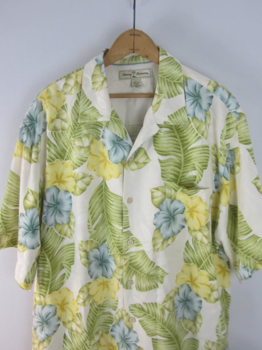 Tommy Bahama Men L Ivory Blue Yellow Floral Silk Hawaiian SS Button Up Shirt